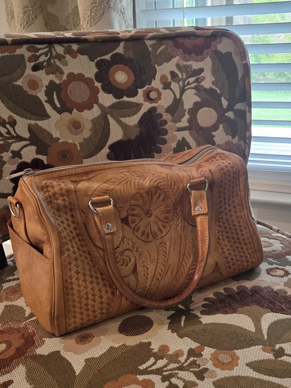 Beautiful Vintage Hand-Tooled Leather Satchel Bag in Tan Flower Floral Design